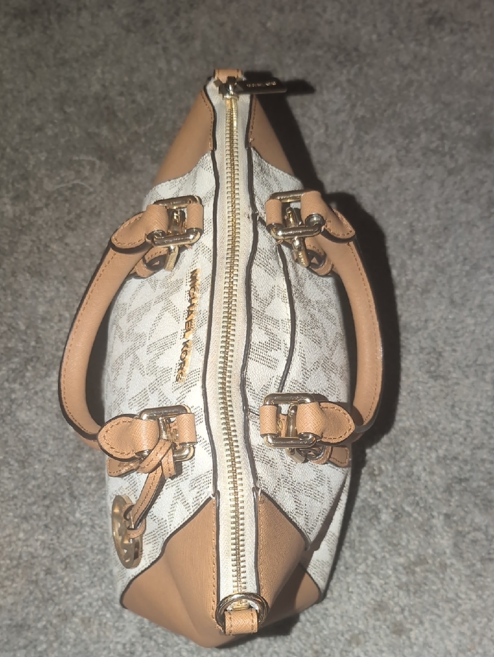 Michael Kors Hand / Crossbody Purse - Picture 4 of 14